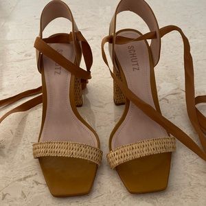 Almos new. Wore them only twice. Schutz beautiful shoes.